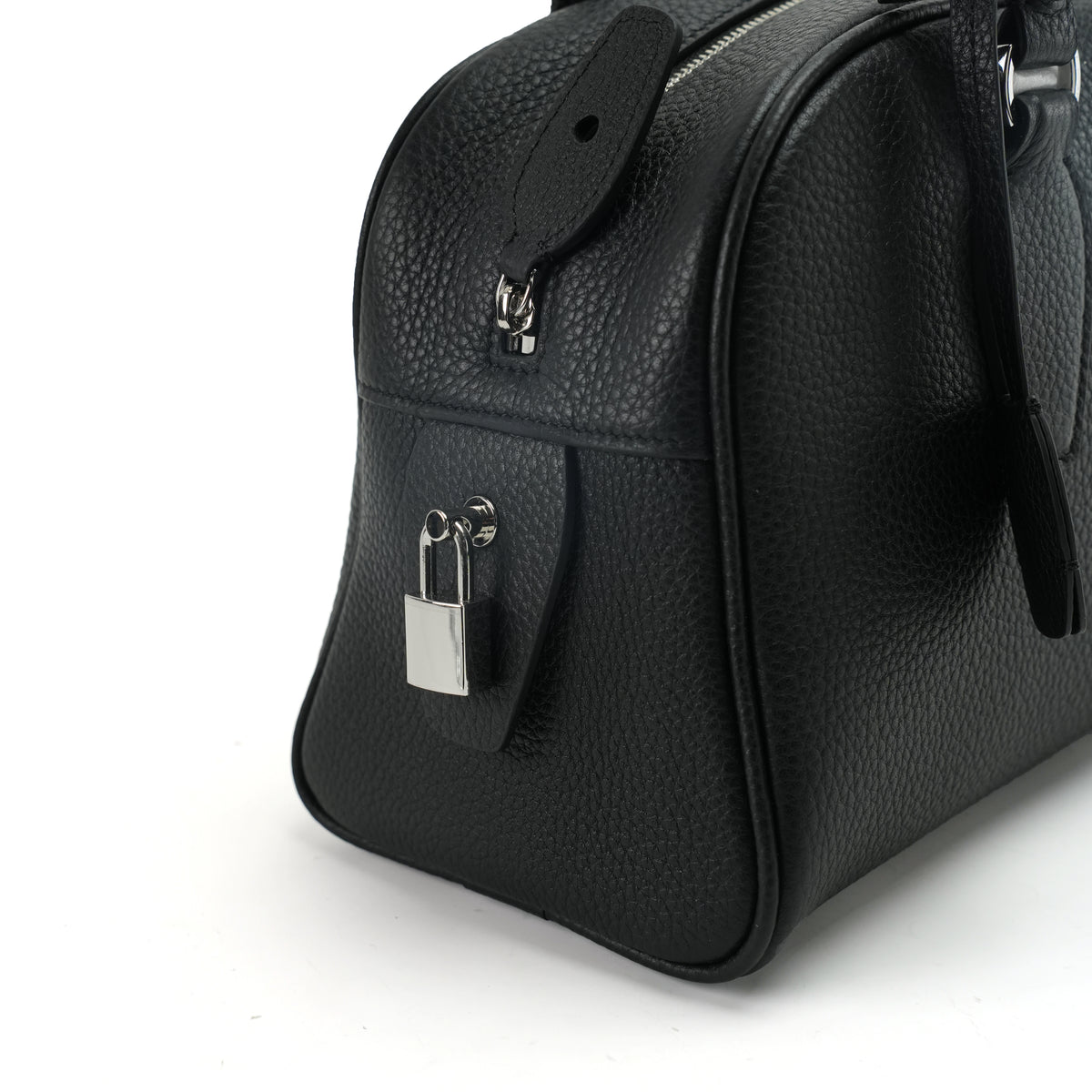 Boston shoulder bag padlock and handle attachment detail OEM wholesale product detail