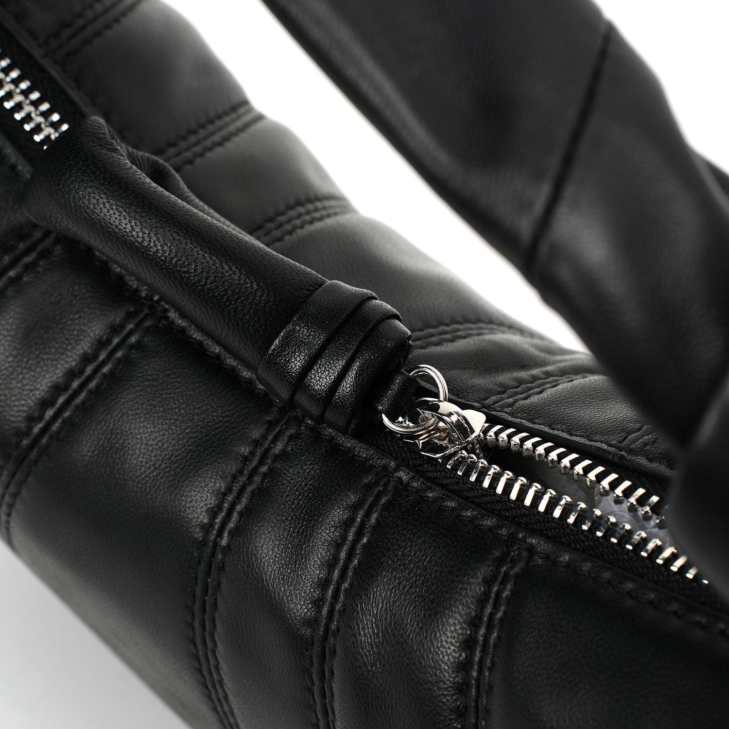 Black knot-handle hobo zipper and quilted construction detail OEM wholesale product detail