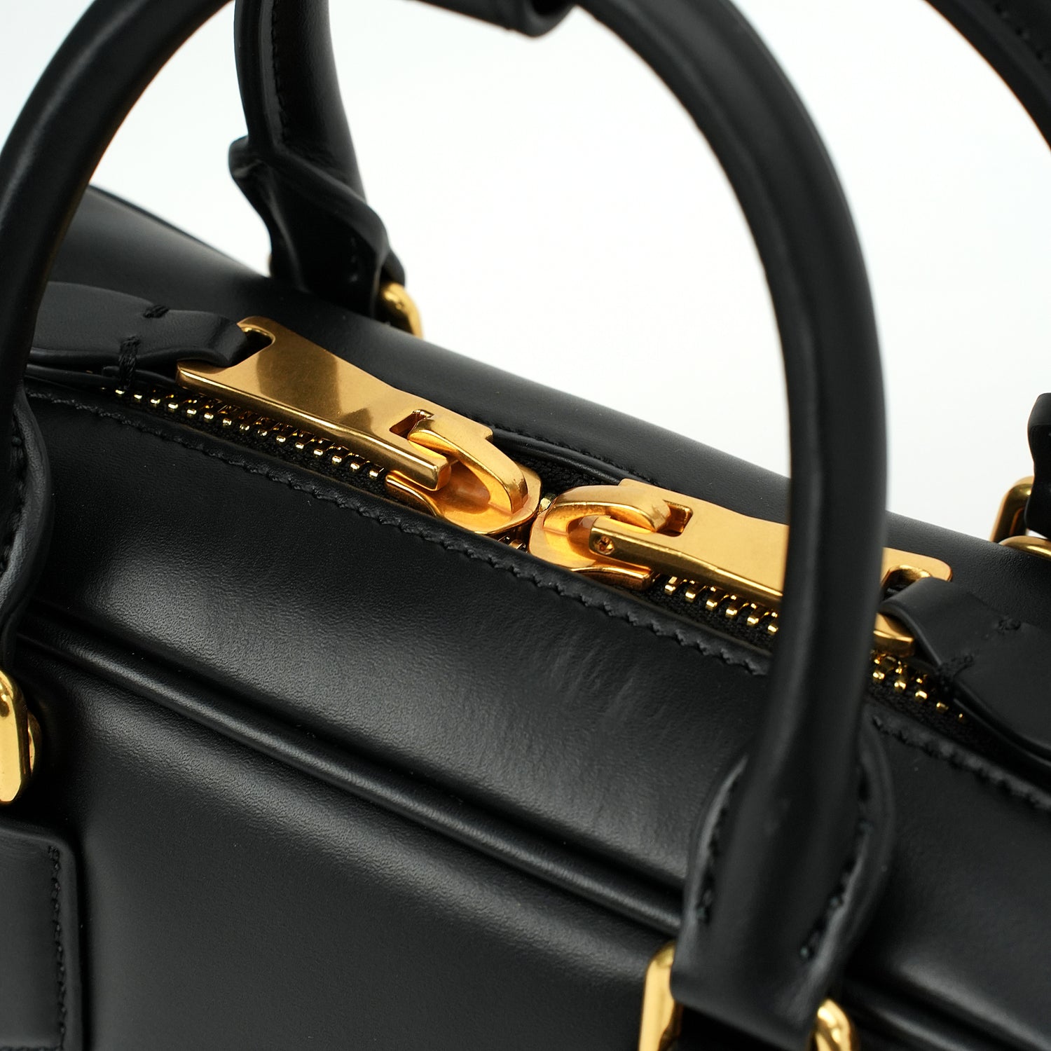 Mini top-handle Boston bag top zipper and gold hardware detail OEM wholesale product detail
