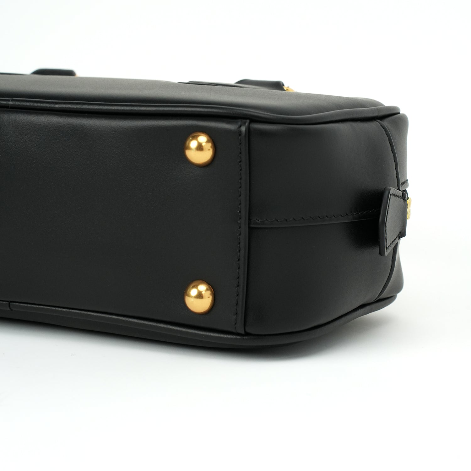 Mini Boston bag base panel and protective feet close-up OEM wholesale product detail