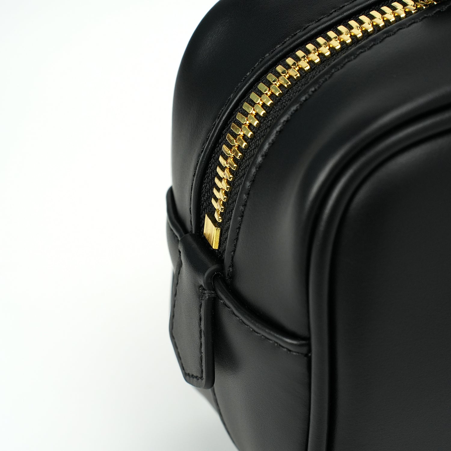 Mini Boston bag zipper track and leather pull detail OEM wholesale product detail