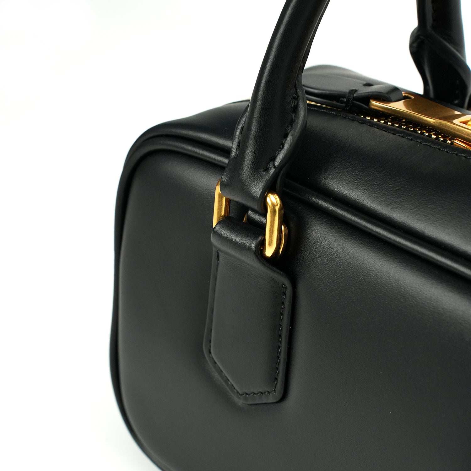 Mini top-handle Boston bag handle and hardware close-up OEM wholesale product detail