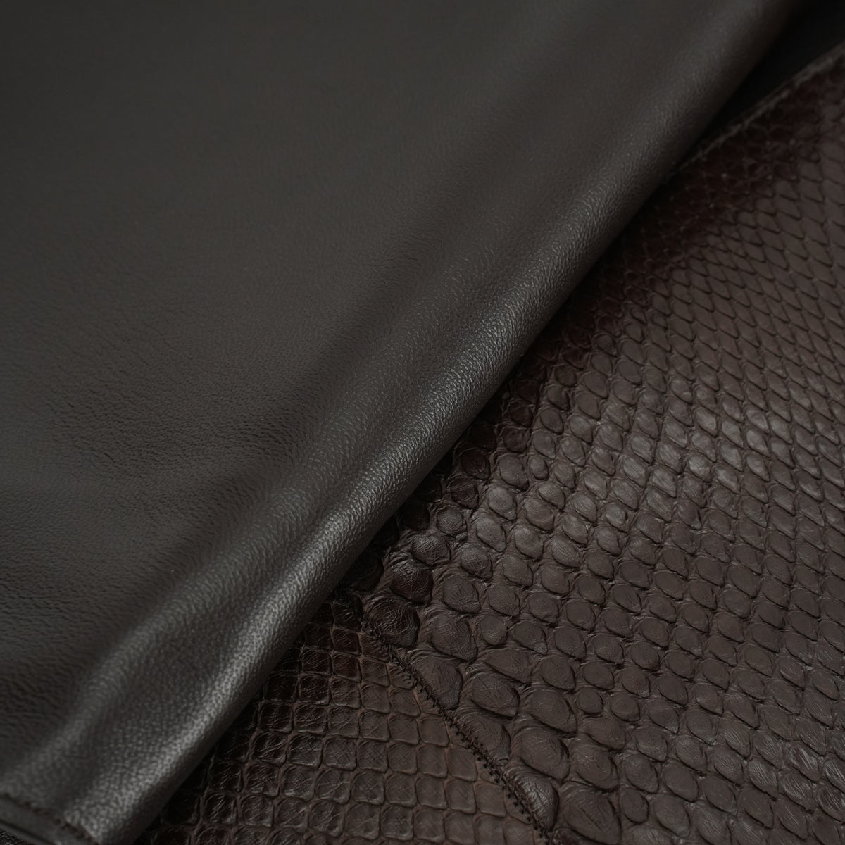 Exotic-Pattern Flap Shoulder Bag product detail view 4 for wholesale buyers OEM wholesale product detail