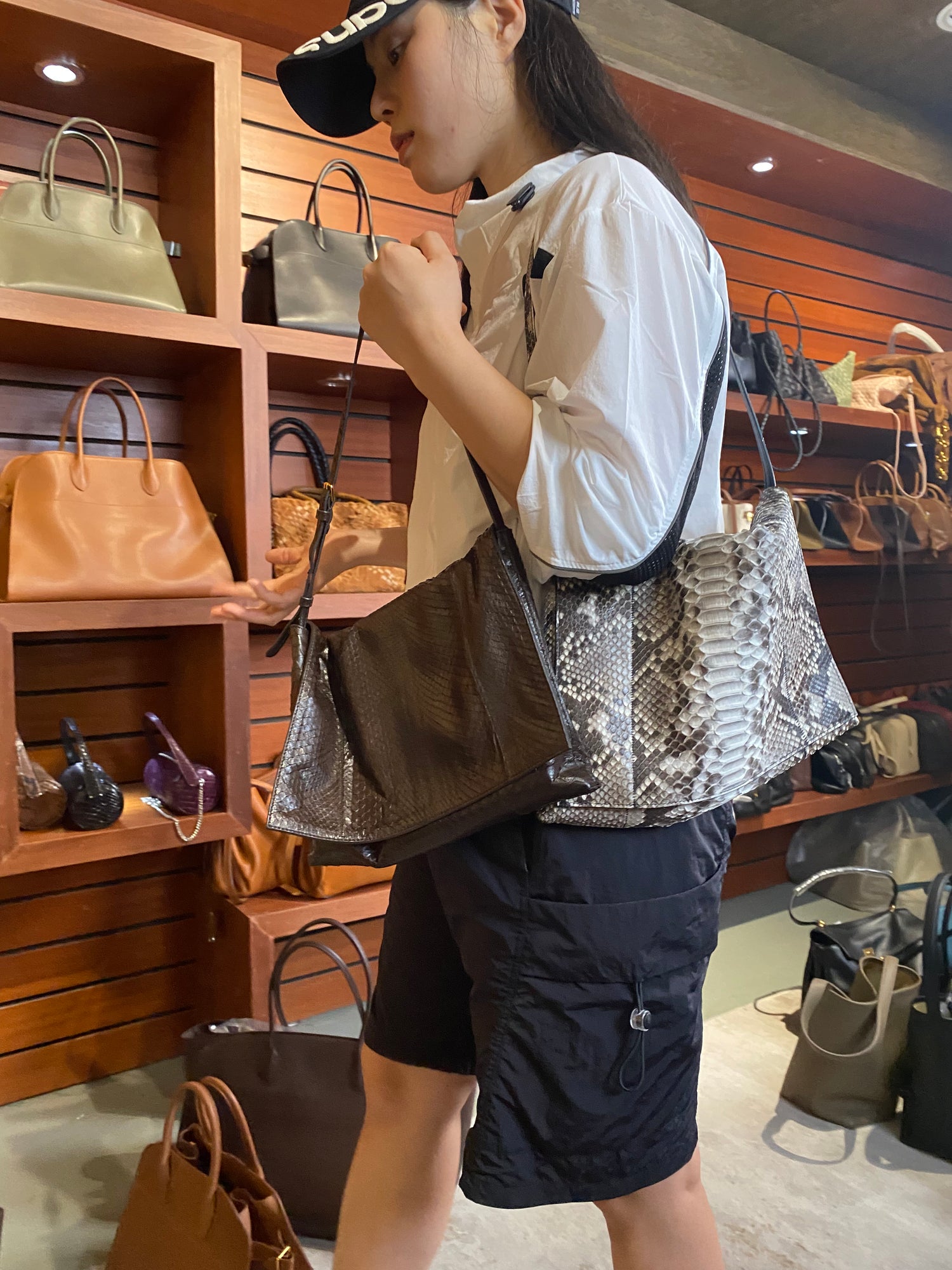 Exotic-Pattern Flap Shoulder Bag product detail view 8 for wholesale buyers OEM wholesale product detail